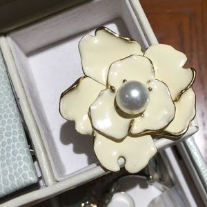 Vintage Enamel Ivory Faux Pearl Statement Ring